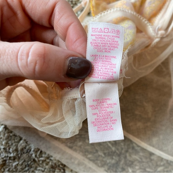 Victoria's Secret Womens Yellow Floral Sheer One Piece Lingerie Size Medium - Picture 6 of 6